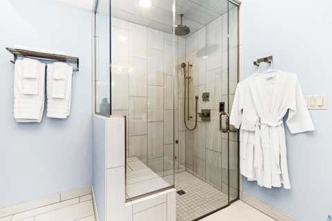 Tiny photo for 1 N Lake Ave, Duluth, MN 55805 (MLS # 6127115)
