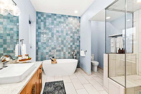 Tiny photo for 1 N Lake Ave, Duluth, MN 55805 (MLS # 6127115)