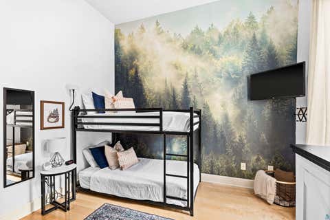 Tiny photo for 1 N Lake Ave, Duluth, MN 55805 (MLS # 6127115)