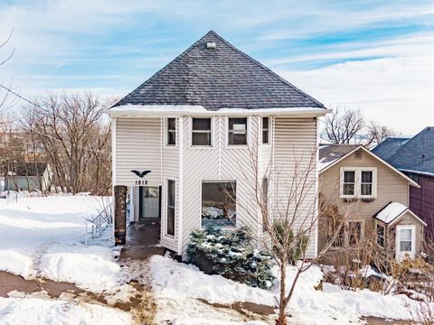 Photo of 1812 W 3rd St, Duluth, MN 55806 (MLS # 6123299)
