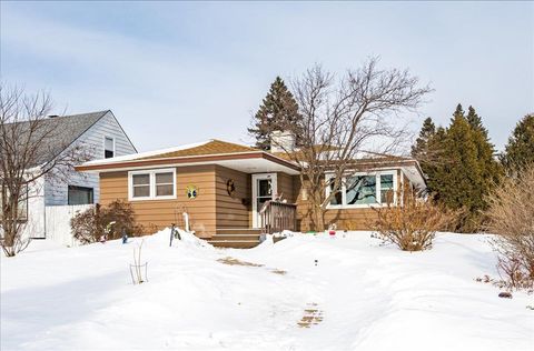 Photo of 601 12th Ave, Two Harbors, MN 55616 (MLS # 6123471)