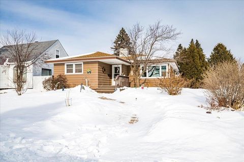 Tiny photo for 601 12th Ave, Two Harbors, MN 55616 (MLS # 6123471)