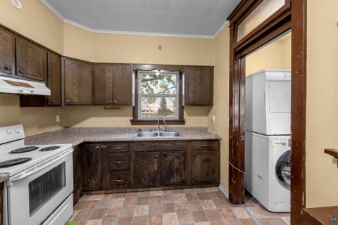 Tiny photo for 1928 E 5th St, Duluth, MN 55812 (MLS # 6127880)