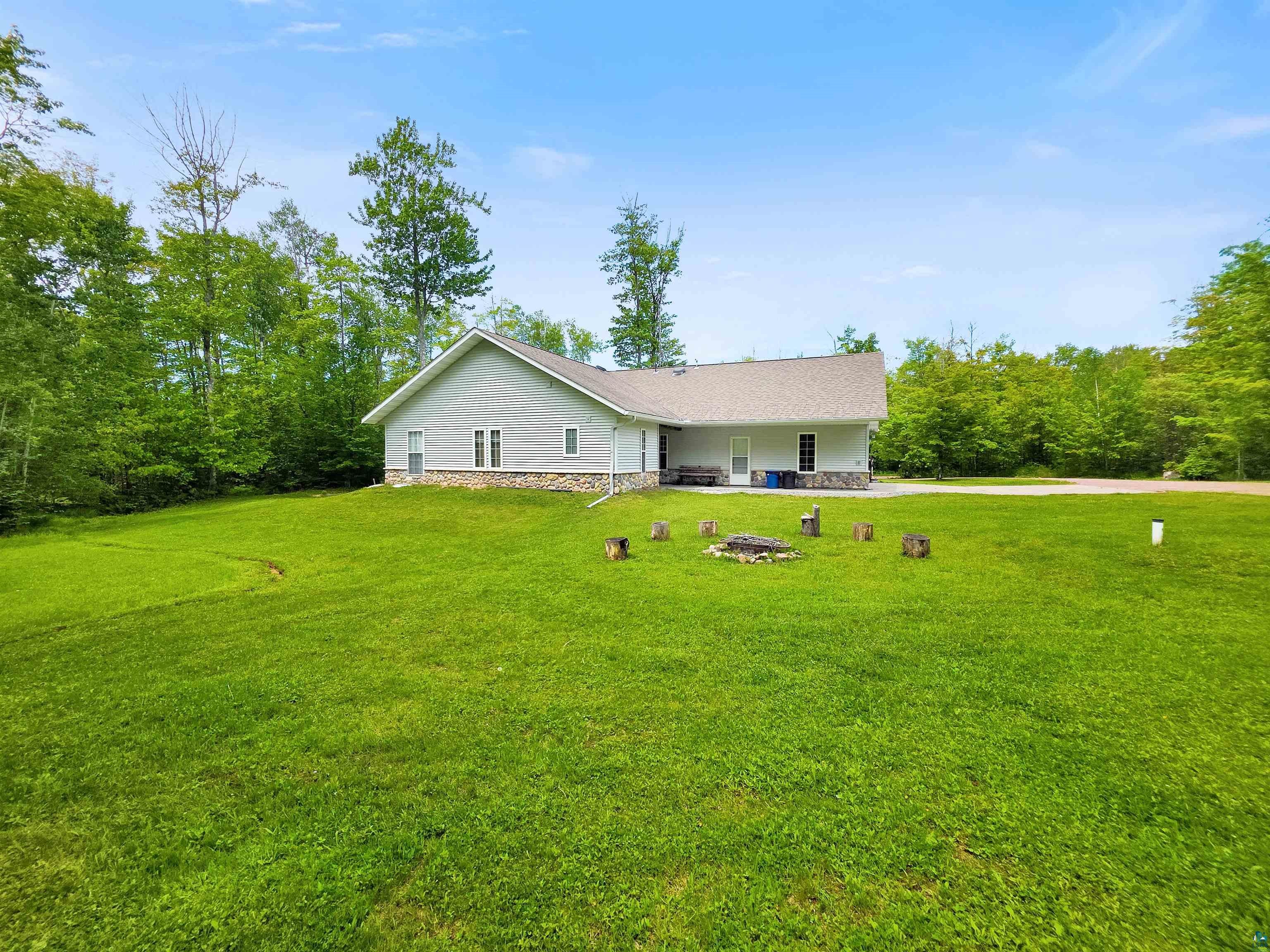 2865 North Shore Rd