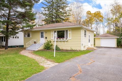 Photo of 4520 Oakley St, Duluth, MN 55804 (MLS # 6122571)