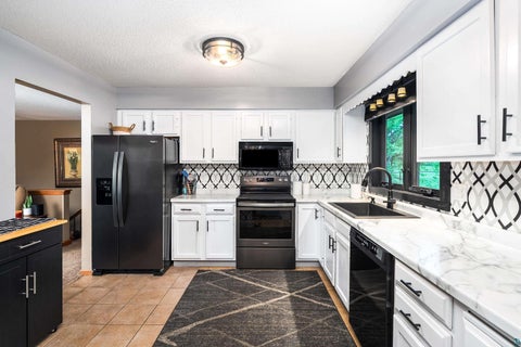 Tiny photo for 2401 W 23rd St, Duluth, MN 55811 (MLS # 6125880)