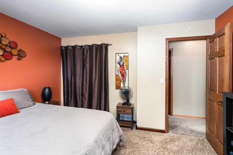 Tiny photo for 2401 W 23rd St, Duluth, MN 55811 (MLS # 6125880)