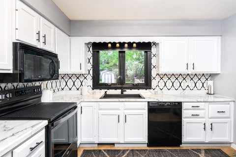 Tiny photo for 2401 W 23rd St, Duluth, MN 55811 (MLS # 6125880)