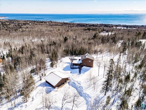 Tiny photo for 960 Deerview Ln, Two Harbors, MN 55616 (MLS # 6123792)