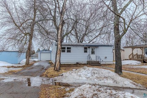 Photo of 23 Bell Cr Cir, Silver Bay, MN 55614 (MLS # 6124558)