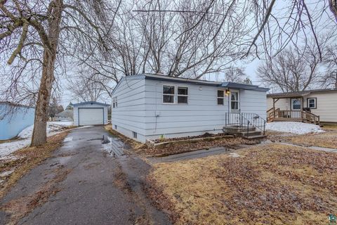 Tiny photo for 23 Bell Cr Cir, Silver Bay, MN 55614 (MLS # 6124558)
