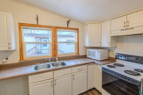 Tiny photo for 23 Bell Cr Cir, Silver Bay, MN 55614 (MLS # 6124558)