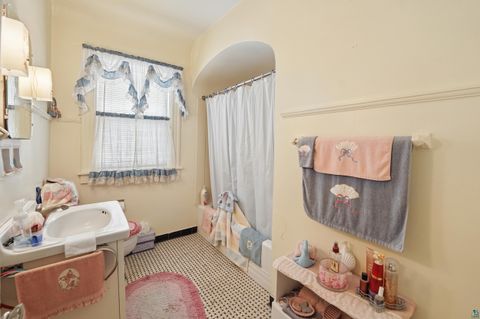 Tiny photo for 1407 E 3rd St, Duluth, MN 55804 (MLS # 6124960)
