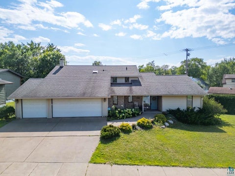 Tiny photo for 114 Highland Dr, Hibbing, MN 55746 (MLS # 6127560)