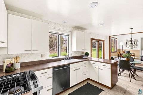 Tiny photo for 529 Valley Dr, Duluth, MN 55804 (MLS # 6125445)