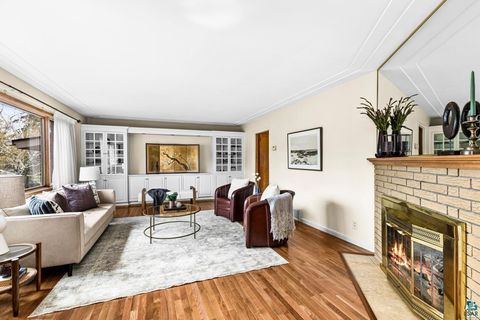 Tiny photo for 529 Valley Dr, Duluth, MN 55804 (MLS # 6125445)