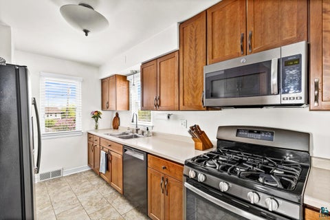 Tiny photo for 5530 W 8th St, Duluth, MN 55807 (MLS # 6125814)