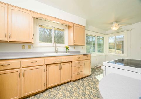 Tiny photo for 3714 Woodland Ave, Duluth, MN 55803 (MLS # 6124949)
