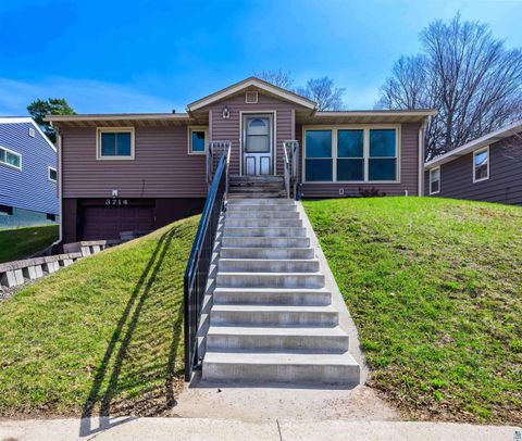 Tiny photo for 3714 Woodland Ave, Duluth, MN 55803 (MLS # 6124949)