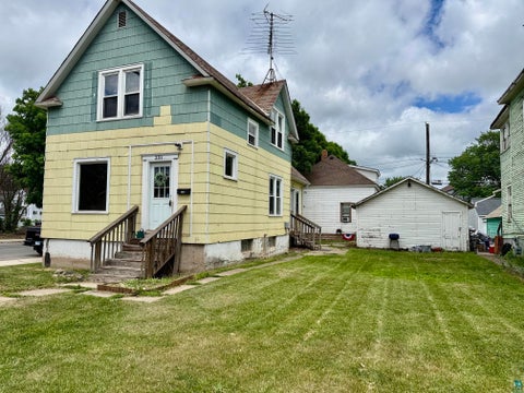 Photo of 231 8th St S ST, Virginia, MN 55792 (MLS # 6125992)