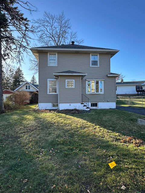 Photo of 21 S 55th Ave E, Duluth, MN 55804 (MLS # 6123506)