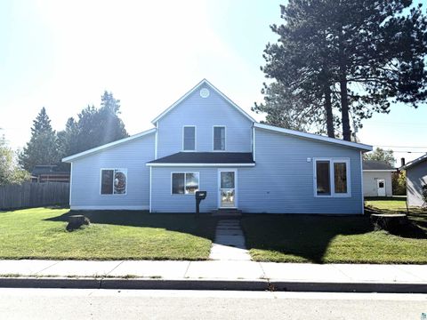 Photo of 954 E Camp St, Ely, MN 55731 (MLS # 6124277)