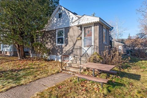 Tiny photo for 4217 Peabody St, Duluth, MN 55804 (MLS # 6123045)