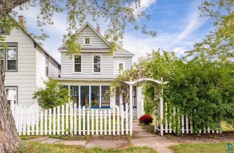 Photo of 604 E 11th St, Duluth, MN 55805 (MLS # 6127819)