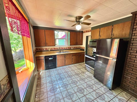 Tiny photo for 521 8th Ave, Two Harbors, MN 55616 (MLS # 6128104)