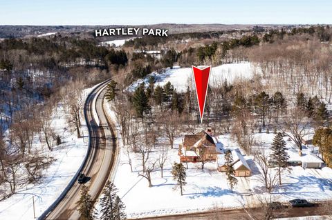 Tiny photo for 2702 Woodland Ave, Duluth, MN 55803 (MLS # 6123604)