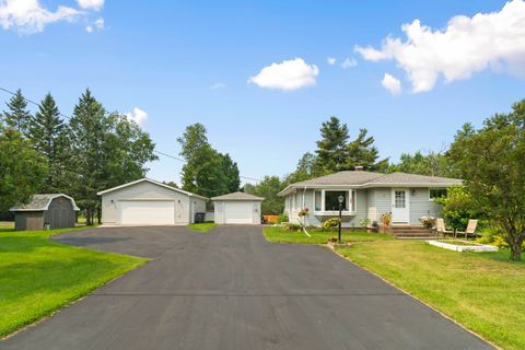 Photo of 911 N Blackman Ave, Duluth, MN 55811 (MLS # 6122308)