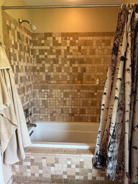 Tiny photo for 1605 E 7th St, Duluth, MN 55812 (MLS # 6126218)