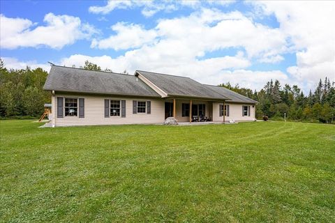 Photo of 1871 Highway 2, Two Harbors, MN 55616 (MLS # 6122095)