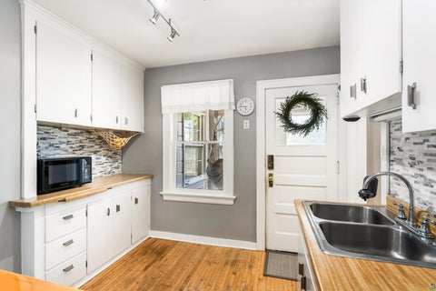 Tiny photo for 1212 E 11th St, Duluth, MN 55805 (MLS # 6127493)
