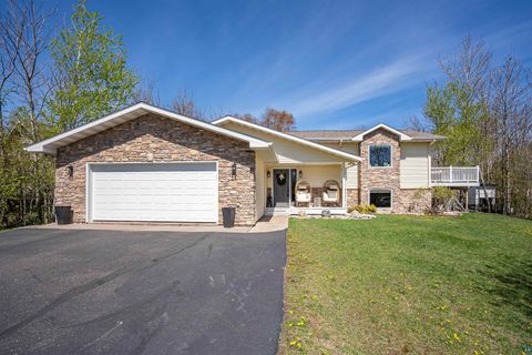 Photo of 4809 Oak Ridge Dr, Hermantown, MN 55811 (MLS # 6124923)