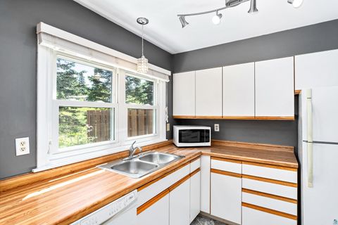 Tiny photo for 902 Madison Ave #902, Duluth, MN 55811 (MLS # 6126777)
