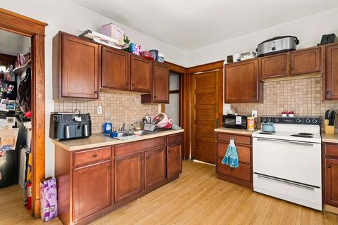 Tiny photo for 925 E 7th St, Duluth, MN 55805 (MLS # 6122736)