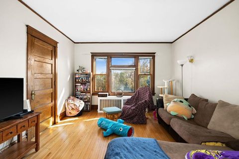 Tiny photo for 925 E 7th St, Duluth, MN 55805 (MLS # 6122736)