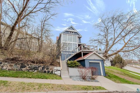 Photo of 617 W 2nd St, Duluth, MN 55806 (MLS # 6125029)