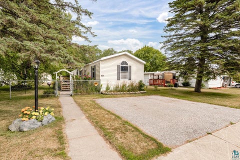 Photo of 807 W Stowe St, Duluth, MN 55808 (MLS # 6127603)