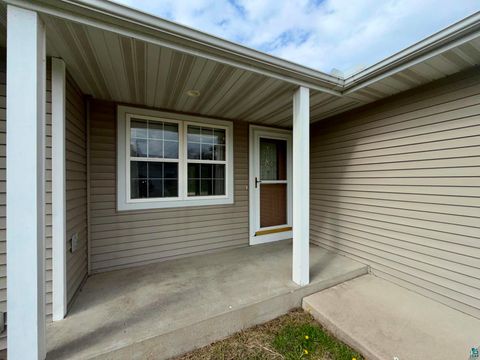 Tiny photo for 401 W 17th St, Glencoe, MN 55336 (MLS # 6124832)