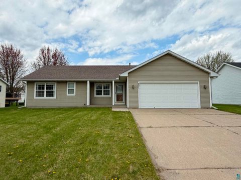 Tiny photo for 401 W 17th St, Glencoe, MN 55336 (MLS # 6124832)