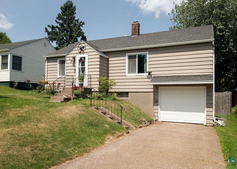 Photo of 1801 Tyrol St, Duluth, MN 55811 (MLS # 6126481)