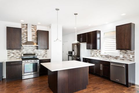Tiny photo for 703 W 4th St, Duluth, MN 55806 (MLS # 6125038)