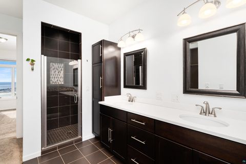 Tiny photo for 703 W 4th St, Duluth, MN 55806 (MLS # 6125038)
