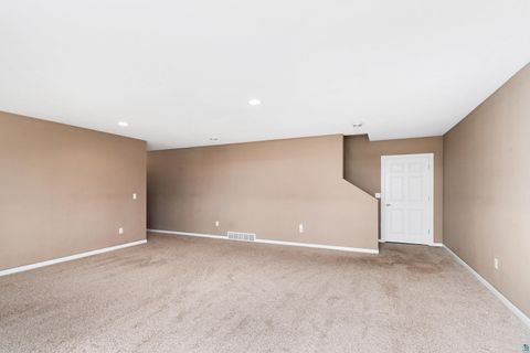 Tiny photo for 703 W 4th St, Duluth, MN 55806 (MLS # 6125038)