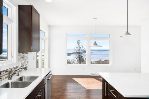 Tiny photo for 703 W 4th St, Duluth, MN 55806 (MLS # 6125038)