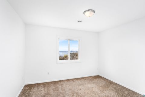Tiny photo for 703 W 4th St, Duluth, MN 55806 (MLS # 6125038)