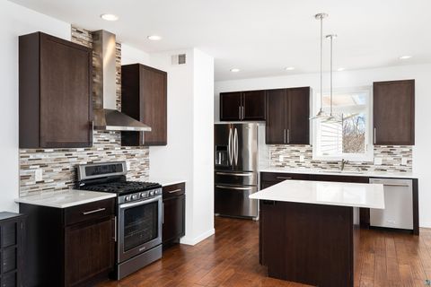 Tiny photo for 703 W 4th St, Duluth, MN 55806 (MLS # 6125038)