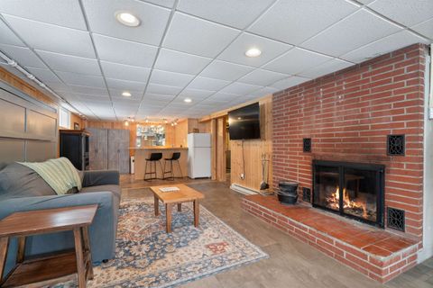 Tiny photo for 426 W Faribault St, Duluth, MN 55804 (MLS # 6123509)